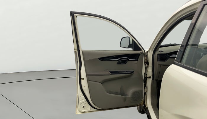 2016 Mahindra Kuv100 K8 5 STR, Petrol, Manual, 24,487 km, LHS Front Door