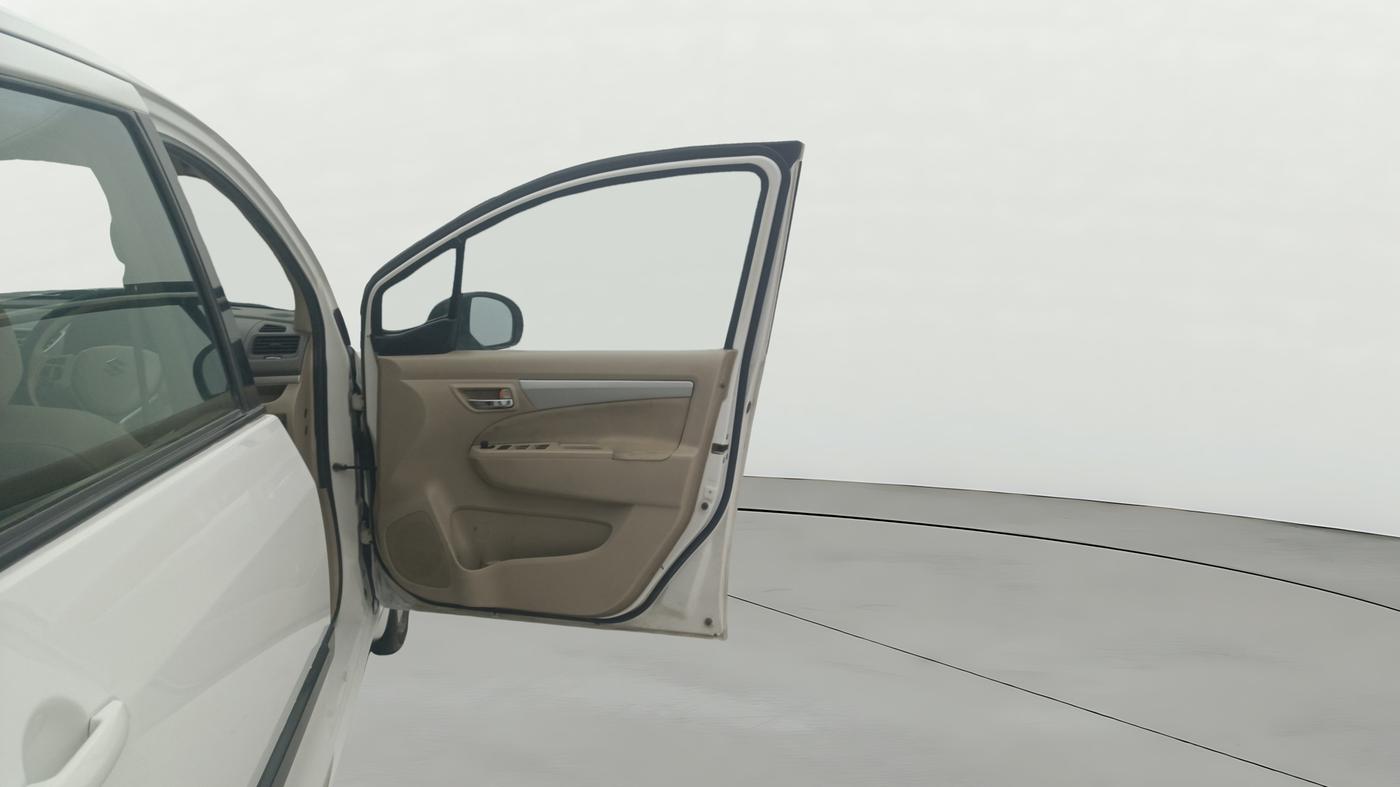 2017 Maruti Ertiga ZXI, Petrol, Manual, 88,428 km, RHS Front Door