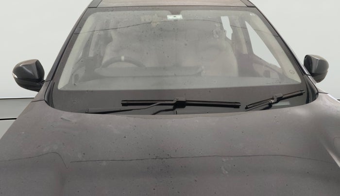 2023 Mahindra XUV700 AX 5 P MT 7 STR, Petrol, Manual, 13,935 km, Front Windshield