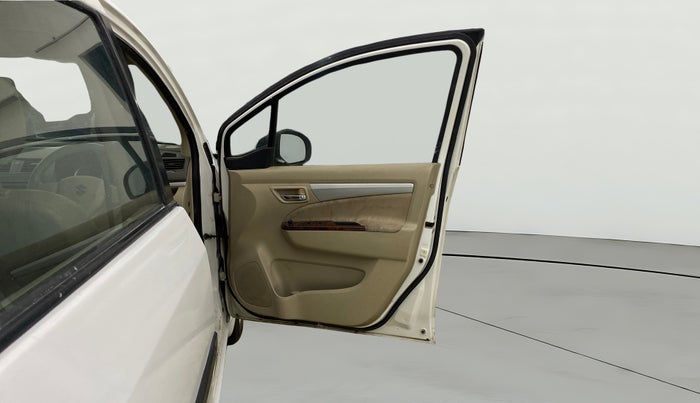 2015 Maruti Ertiga VXI CNG, CNG, Manual, 72,278 km, RHS Front Door