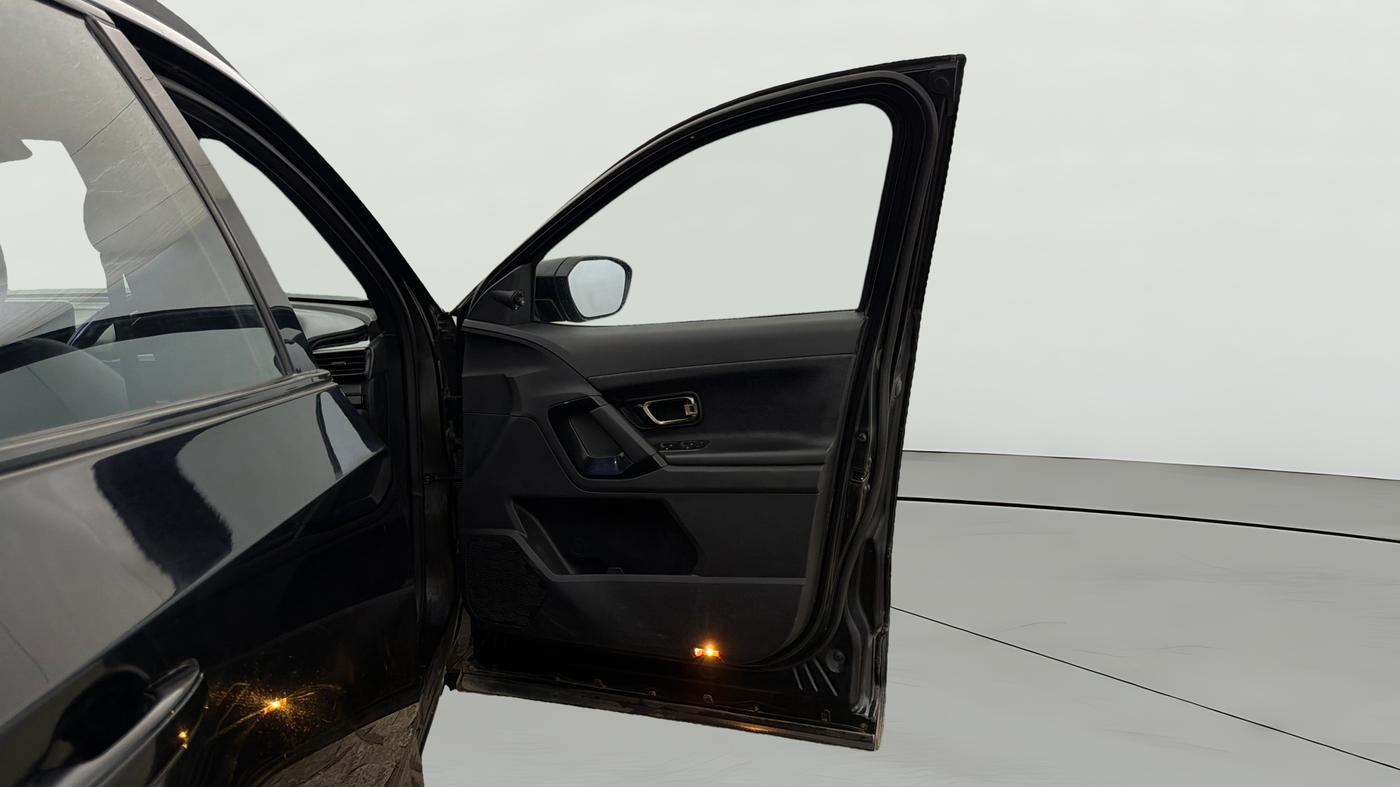 2024 Tata Harrier ADVENTURE PLUS DARK EDITION AT, Diesel, Automatic, 40,732 km, RHS Front Door