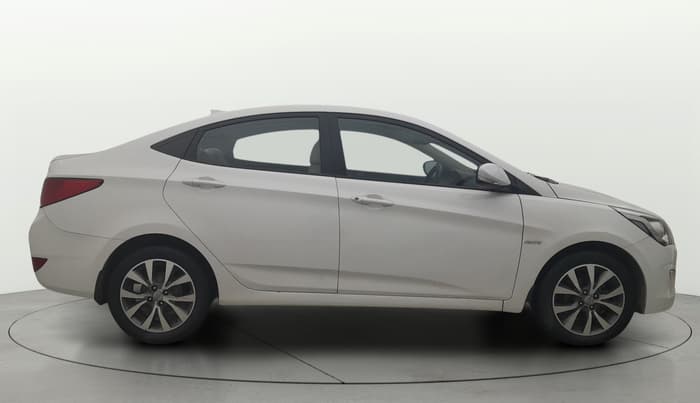 2016 Hyundai Verna FLUIDIC 1.6 VTVT S O AT, Petrol, Automatic, 61,032 km, Right Side View
