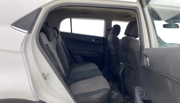 2017 Hyundai Creta SX PLUS 1.6 PETROL, Petrol, Manual, 70,478 km, Right Side Rear Door Cabin