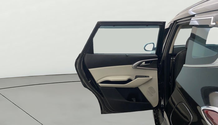 2023 KIA CARENS PRESTIGE PLUS 1.4 PETROL 7 STR, Petrol, Manual, 26,327 km, LHS Rear Door