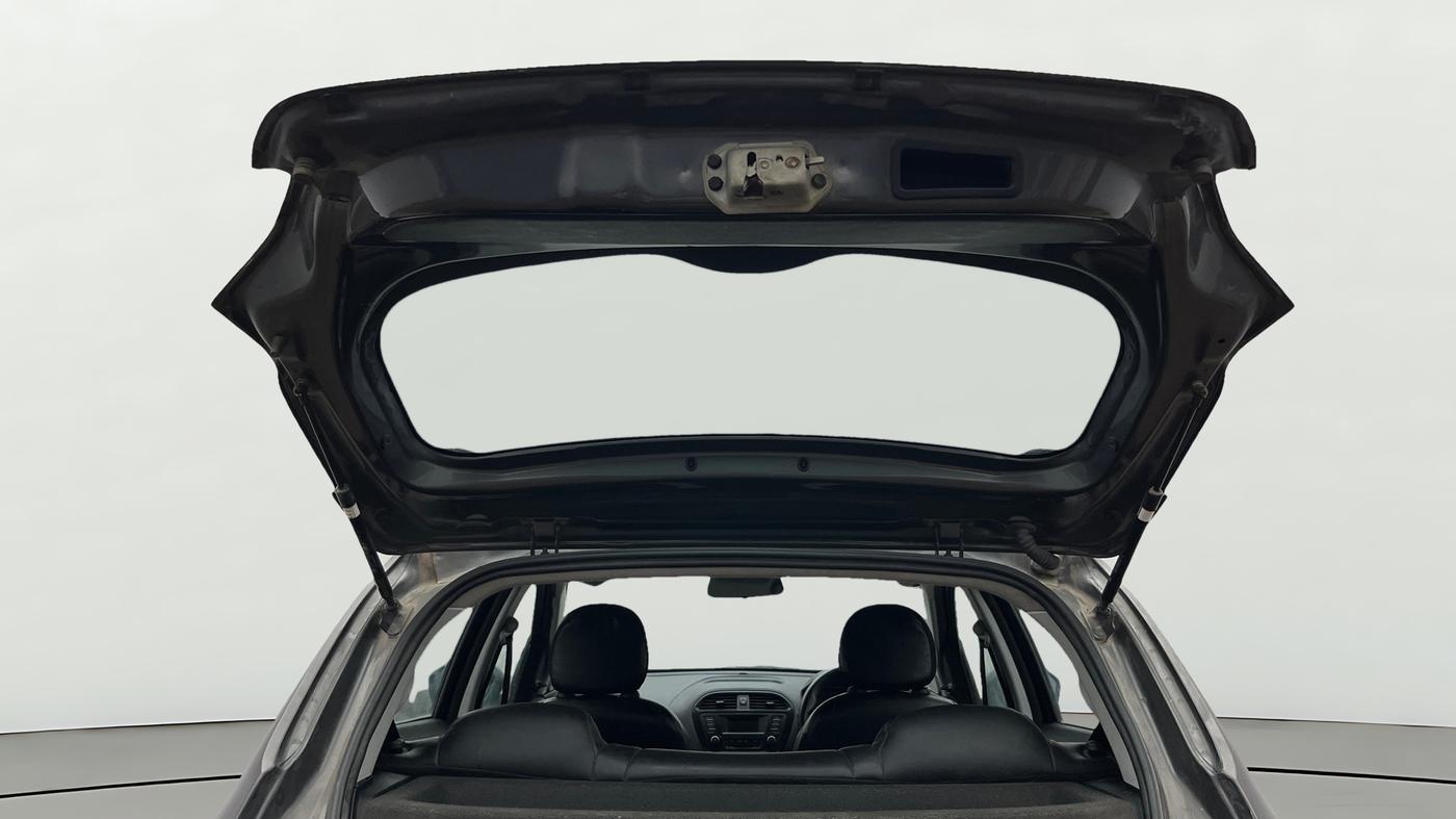 2023 Tata Tiago XM CNG, CNG, Manual, 48,700 km, Boot Door Open