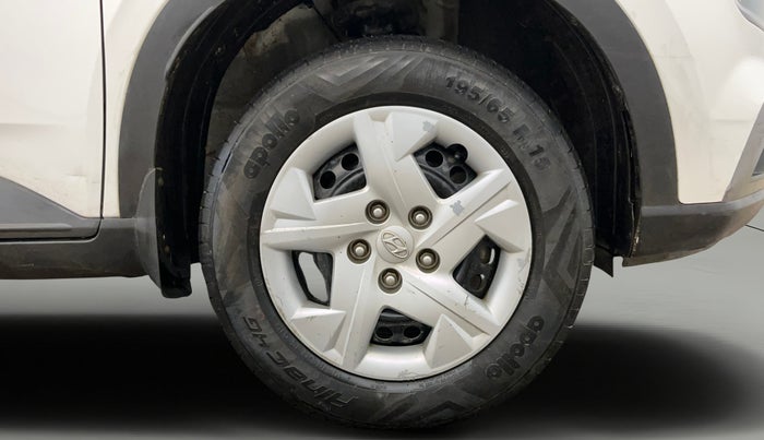 2021 Hyundai VENUE S 1.2, Petrol, Manual, 52,945 km, Right Front Wheel