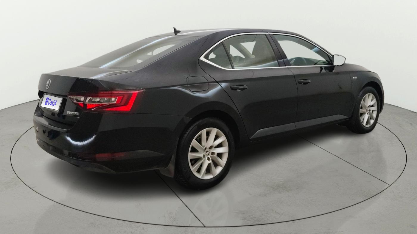 2016 Skoda Superb L&K 1.8 TSI AT, Petrol, Automatic, 1,00,339 km, Right Back Diagonal