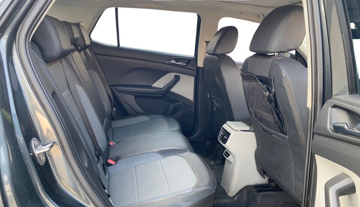 2022 Skoda KUSHAQ STYLE 1.0L TSI MT, Petrol, Manual, 71,865 km, Right Side Rear Door Cabin