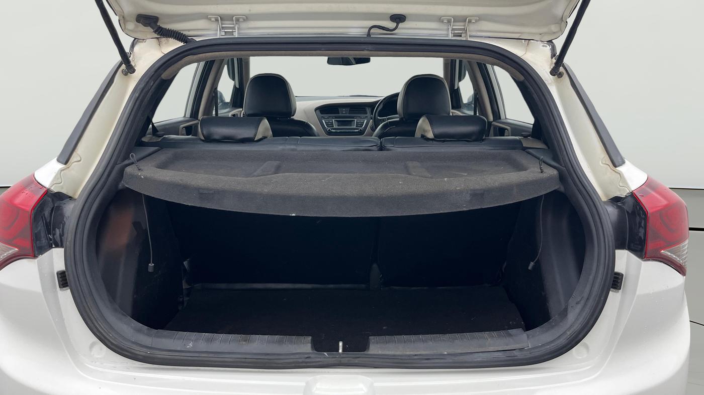 2015 Hyundai Elite i20 ASTA 1.2, Petrol, Manual, 1,03,321 km, Boot Open Zoomed View