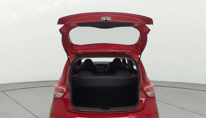 2017 Hyundai Grand i10 SPORTZ (O) 1.2 KAPPA VTVT, Petrol, Manual, 70,307 km, Boot Door Open