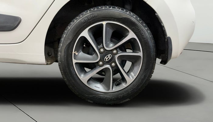 2017 Hyundai Grand i10 SPORTZ (O) AT 1.2 KAPPA VTVT, Petrol, Automatic, 24,817 km, Left Rear Wheel