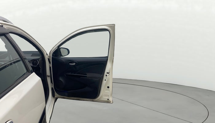 2014 Toyota Etios CROSS 1.4 VD, Diesel, Manual, 80,834 km, RHS Front Door