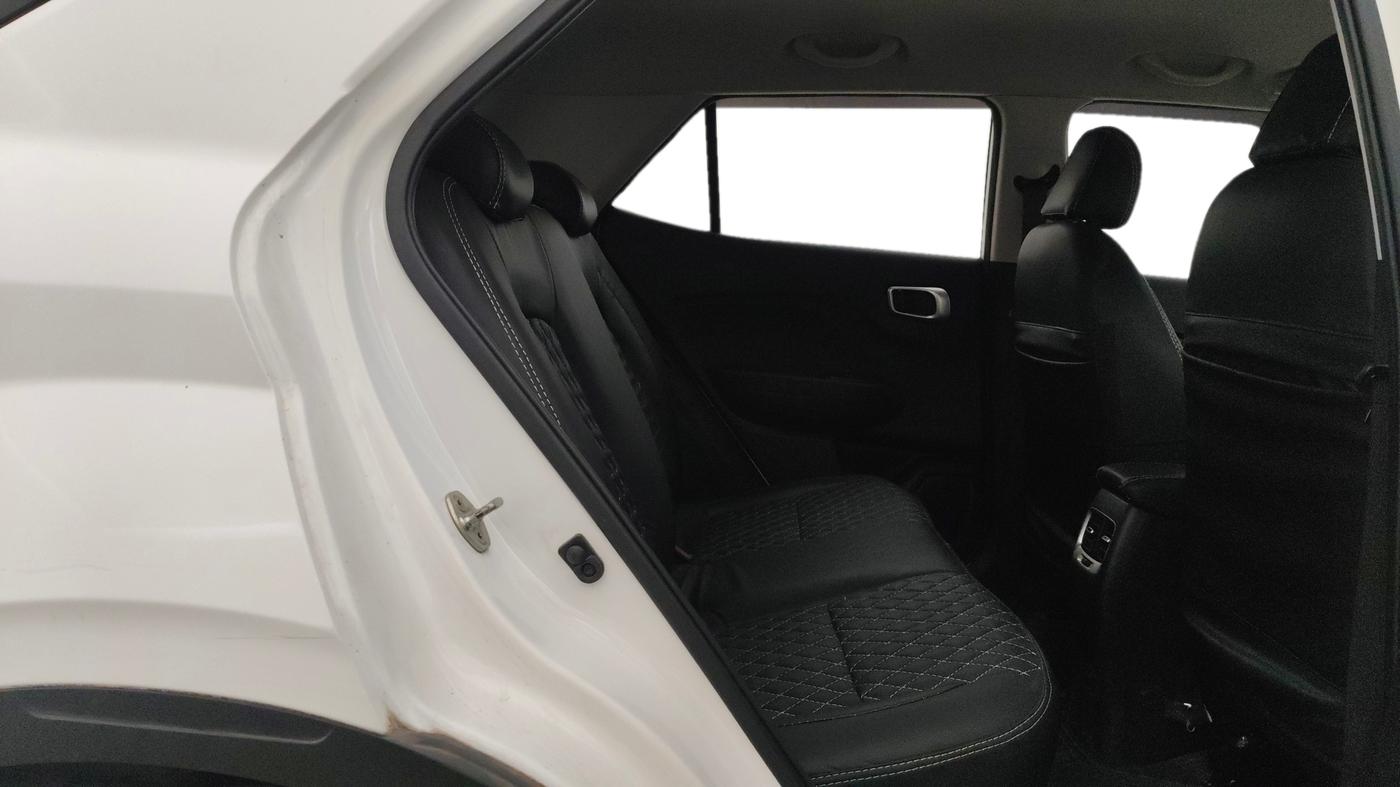 2022 Hyundai VENUE S+ 1.2, Petrol, Manual, 38,396 km, Right Side Rear Door Cabin