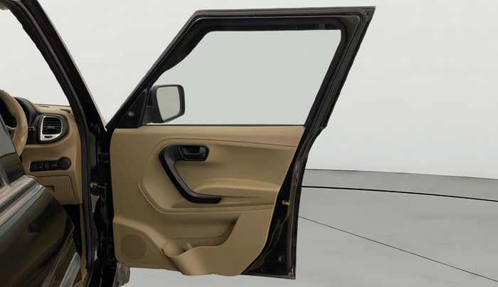 2022 Mahindra BOLERO NEO N 8, Diesel, Manual, 13,391 km, RHS Front Door