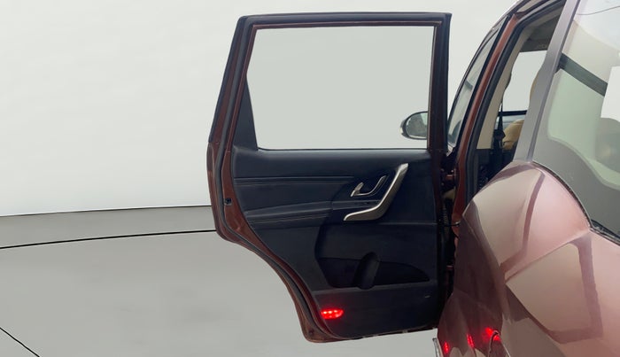 2018 Mahindra XUV500 W11, Diesel, Manual, 52,365 km, LHS Rear Door