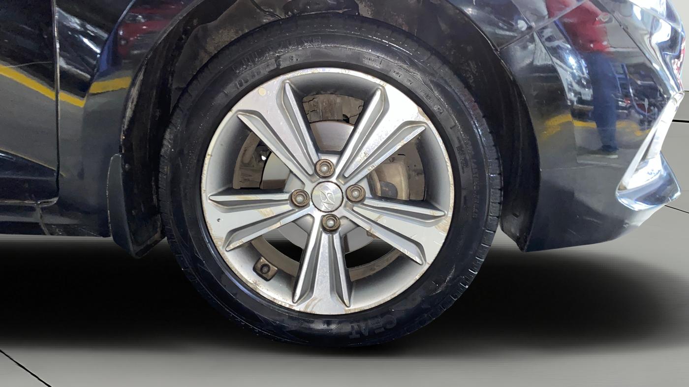 2019 Hyundai Verna 1.6 VTVT SX + AT, Petrol, Automatic, 77,010 km, Right Front Wheel