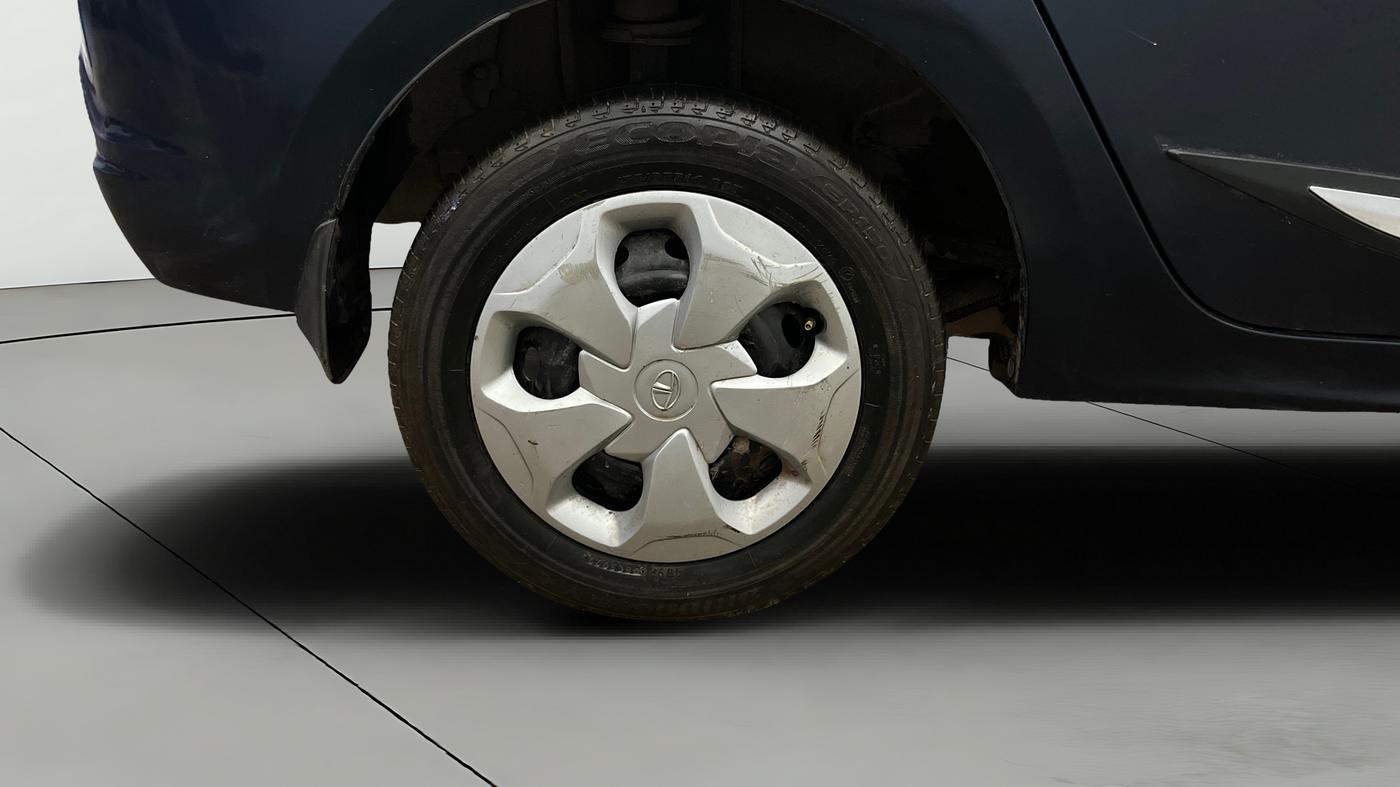 2022 Tata TIGOR XZ CNG, CNG, Manual, 91,707 km, Right Rear Wheel