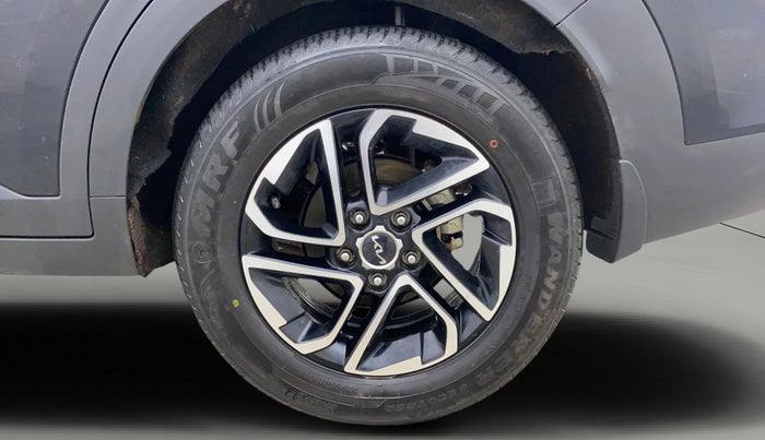 2022 KIA CARENS PRESTIGE PLUS 1.4 PETROL 7 STR, Petrol, Manual, 37,844 km, Left Rear Wheel