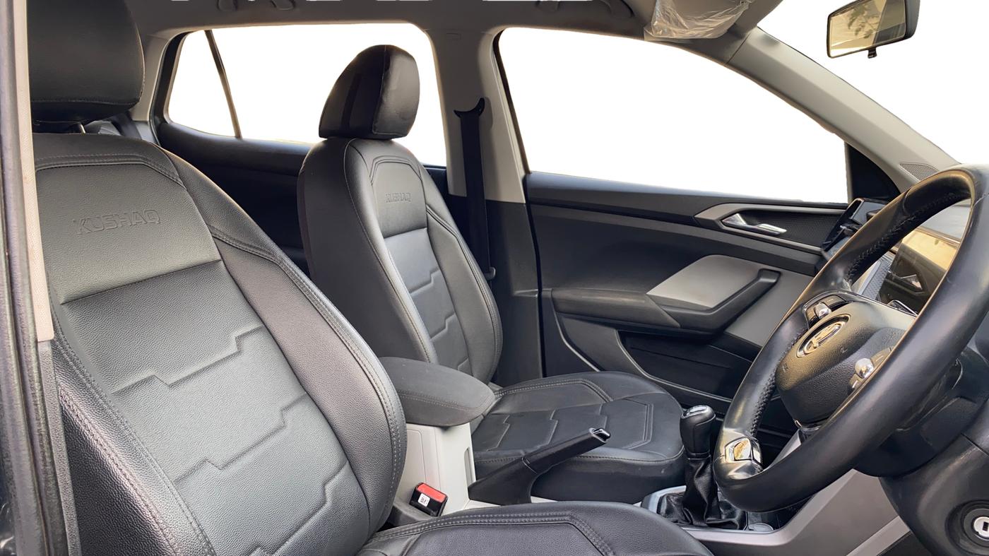 2022 Skoda KUSHAQ AMBITION 1.0L TSI MT, Petrol, Manual, 48,477 km, Right Side Front Door Cabin