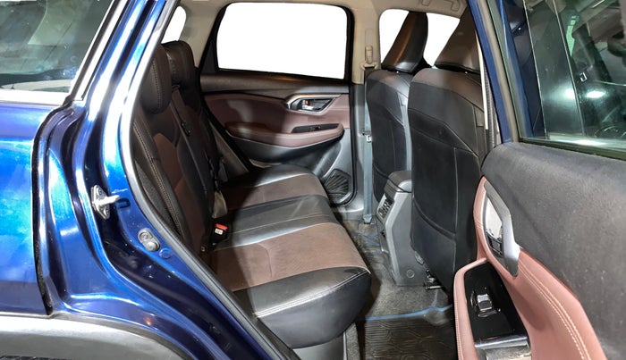 2022 Maruti Grand Vitara ALPHA SMART HYBRID AT, Petrol, Automatic, 58,453 km, Right Side Rear Door Cabin