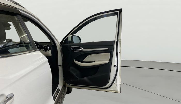 2022 MG ASTOR SHARP 1.5 MT, Petrol, Manual, 17,721 km, RHS Front Door