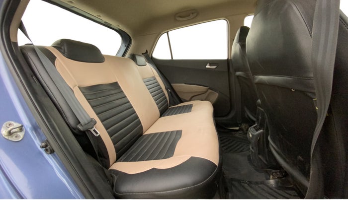 2017 Hyundai Grand i10 SPORTZ 1.2 KAPPA VTVT, CNG, Manual, 51,423 km, Right Side Rear Door Cabin