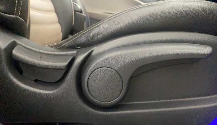 2019 Hyundai Elite i20 SPORTZ PLUS 1.2, Petrol, Manual, 69,353 km, Driver Side Adjustment Panel