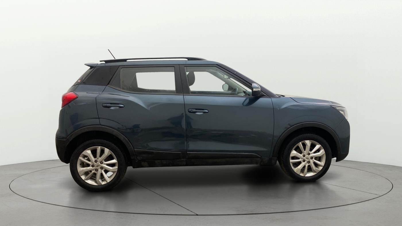 2019 Mahindra XUV300 W8 1.5 DIESEL AMT, Diesel, Automatic, 73,135 km, Right Side View