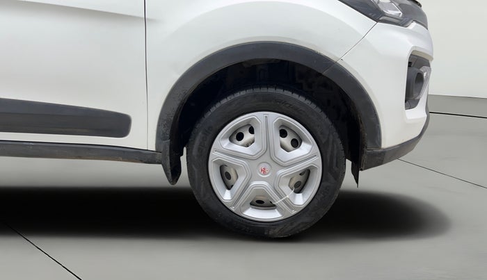 2022 Tata NEXON XE PETROL, Petrol, Manual, 92,672 km, Right Front Wheel