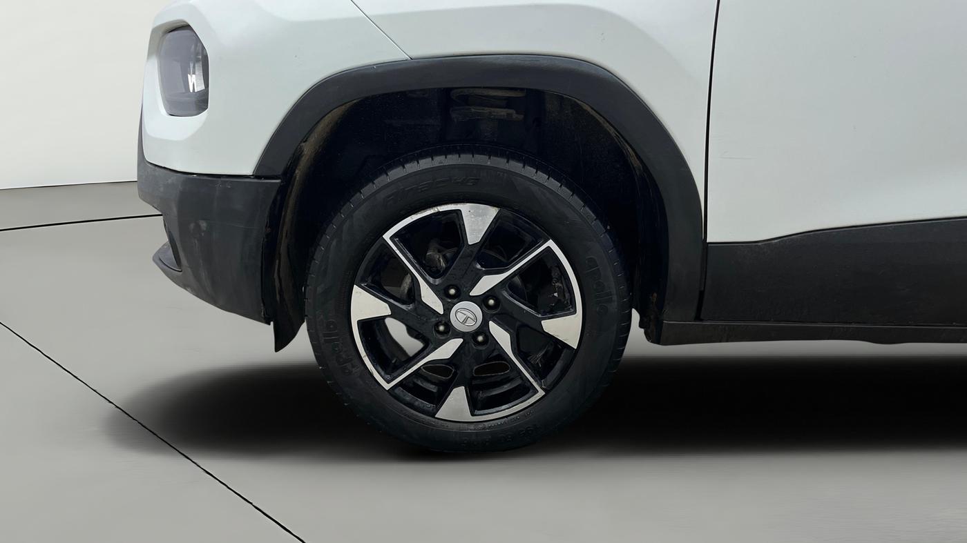 2023 Tata PUNCH CREATIVE  MT, Petrol, Manual, 15,089 km, Left Front Wheel