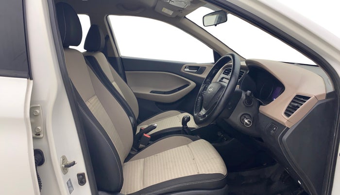 2019 Hyundai Elite i20 SPORTZ PLUS 1.2, Petrol, Manual, 55,580 km, Right Side Front Door Cabin