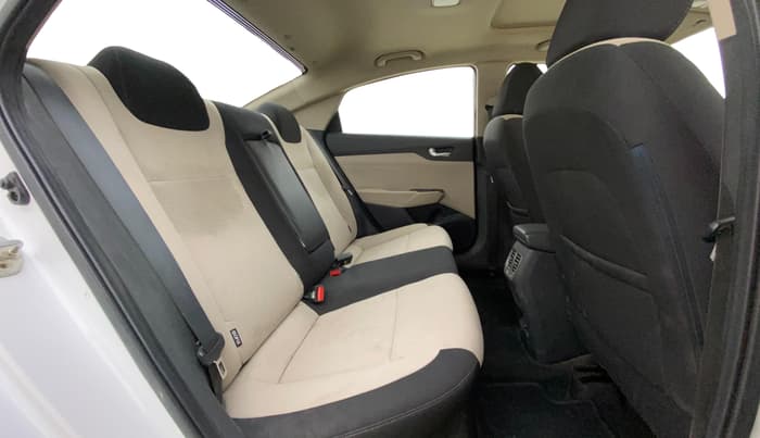 2019 Hyundai Verna 1.6 VTVT SX + AT, Petrol, Automatic, 83,868 km, Right Side Rear Door Cabin