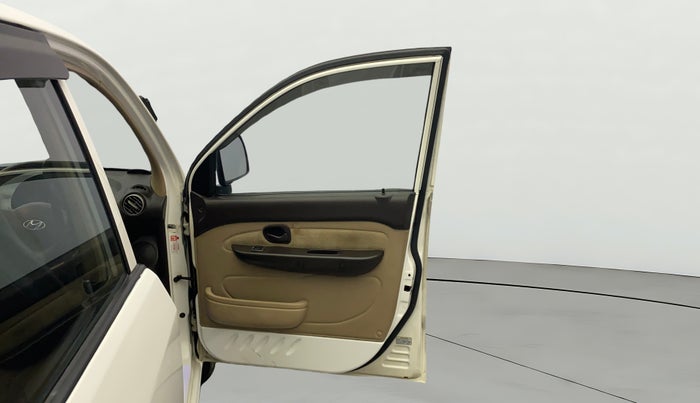 2014 Hyundai Santro Xing GL PLUS, Petrol, Manual, 68,471 km, RHS Front Door