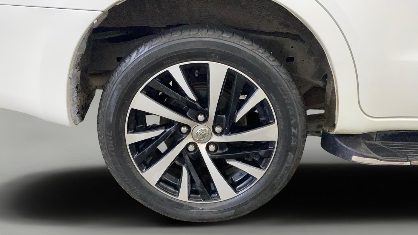 2022 Toyota Innova Crysta 2.7 ZX AT 7 STR, Petrol, Automatic, 55,536 km, Right Rear Wheel