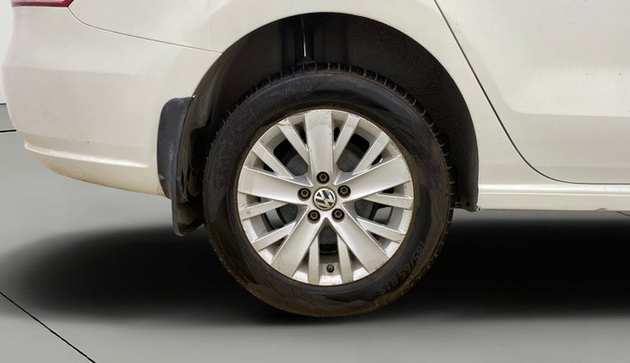 2014 Volkswagen Vento HIGHLINE PETROL AT, Petrol, Automatic, 42,796 km, Right Rear Wheel