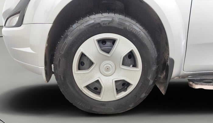 2016 Mahindra XUV500 W4, Diesel, Manual, 84,397 km, Left Front Wheel