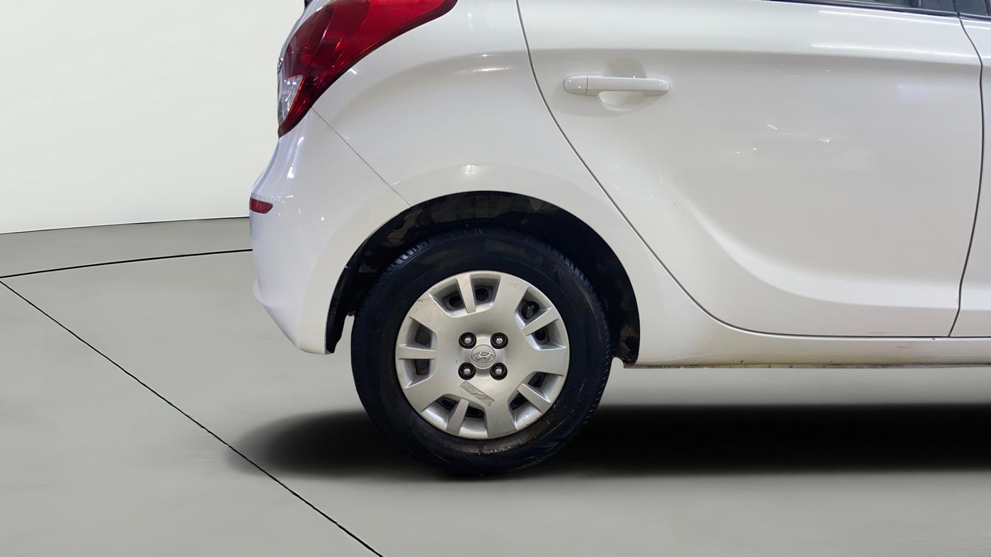 2014 Hyundai Elite i20 MAGNA 1.4 CRDI, Diesel, Manual, 92,927 km, Right Rear Wheel