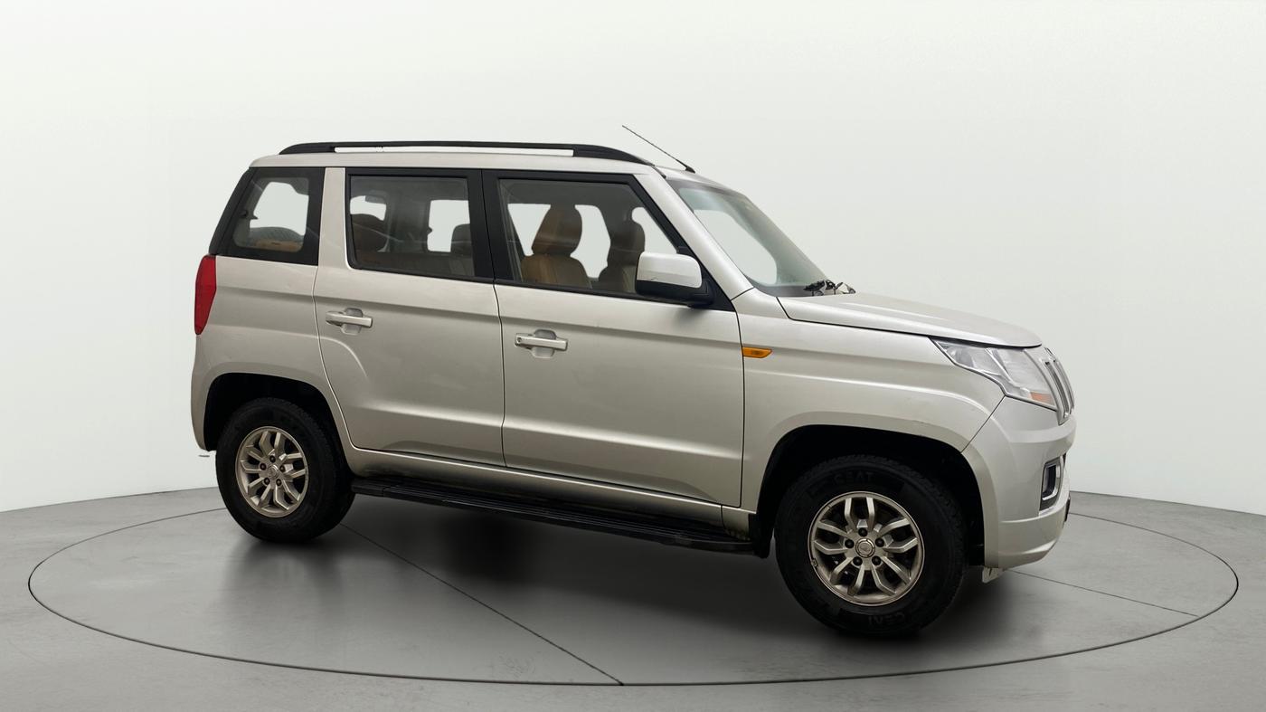 2017 Mahindra TUV300 T8, Diesel, Manual, 31,985 km, Right Front Diagonal