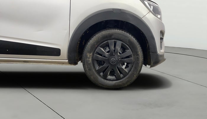 2022 Renault TRIBER RXT, Petrol, Manual, 32,819 km, Right Front Wheel