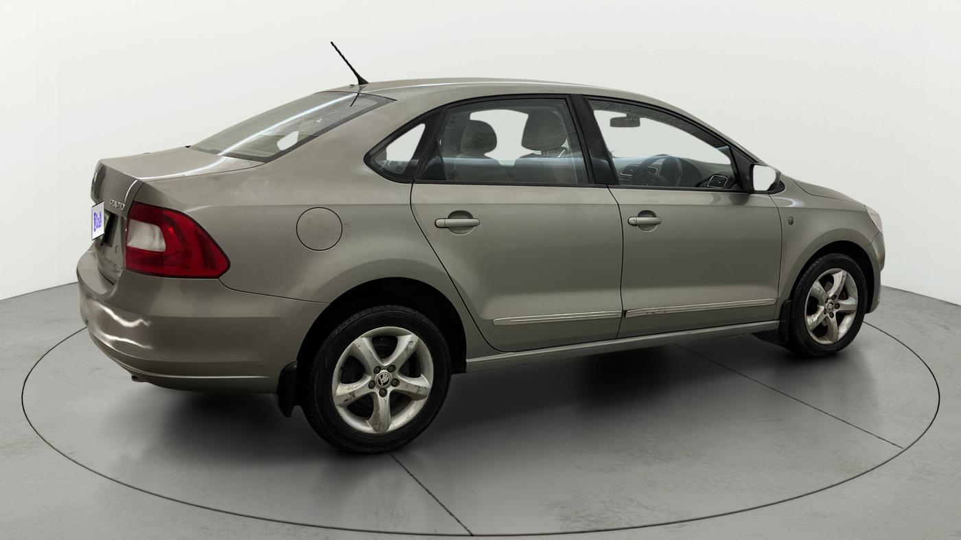 2014 Skoda Rapid AMBITION 1.6 TDI CR MT PLUS, Diesel, Manual, 51,112 km, Right Back Diagonal