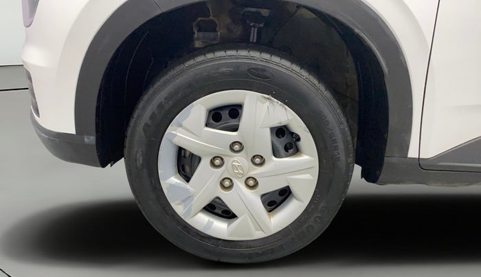 2022 Hyundai VENUE SX 1.2 PETROL, Petrol, Manual, 33,433 km, Left Front Wheel