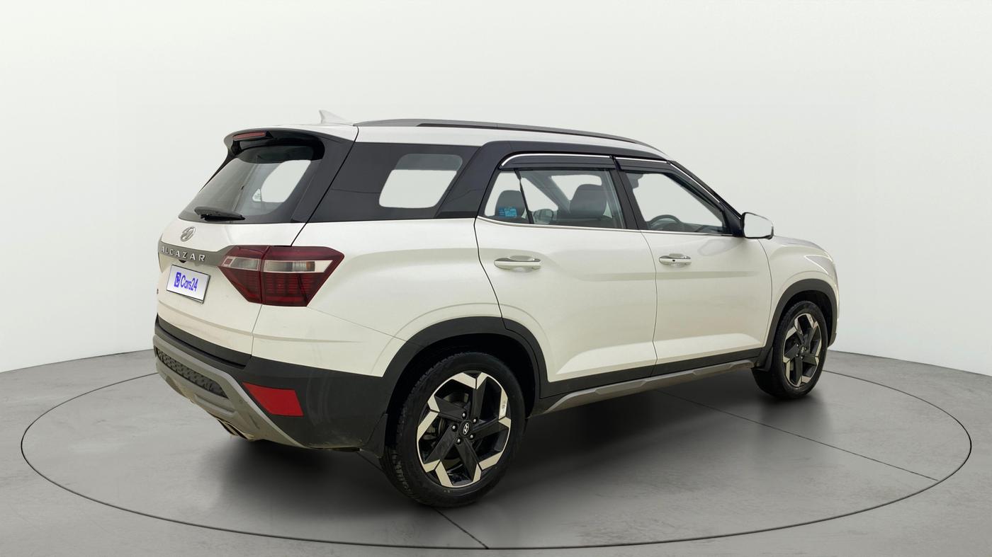 2023 Hyundai ALCAZAR PLATINUM 1.5 TURBO PETROL MT 7STR, Petrol, Manual, 24,496 km, Right Back Diagonal