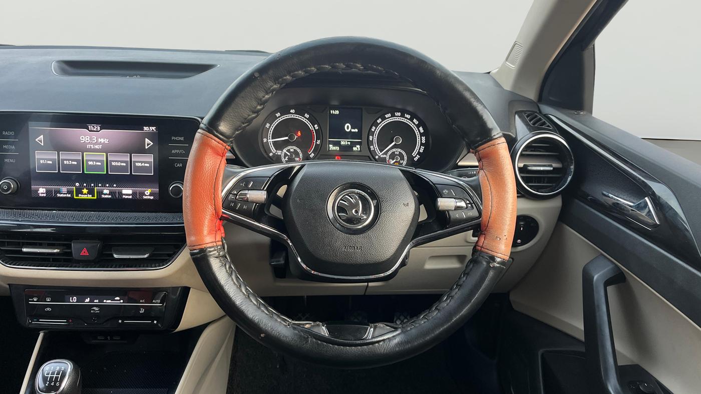 2023 Skoda SLAVIA Ambition 1.5L TSI, Petrol, Manual, 25,954 km, Steering Wheel Close Up