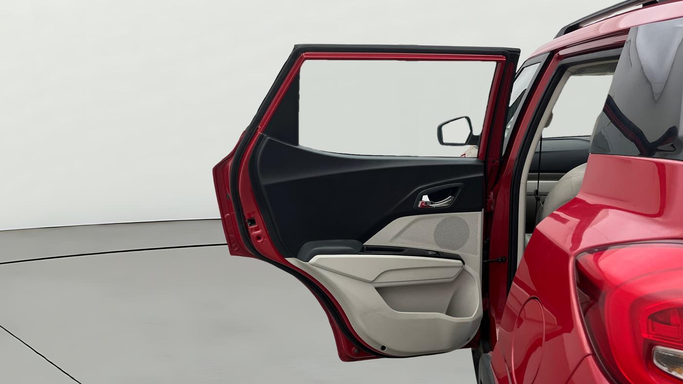 2022 Mahindra XUV300 W8 (O) 1.2 PETROL, Petrol, Manual, 20,984 km, LHS Rear Door