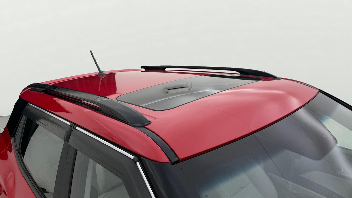2023 Mahindra XUV300 W8 (O) 1.2 PETROL AMT, Petrol, Automatic, 9,410 km, Roof