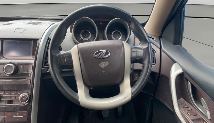 2014 Mahindra XUV500 W8, Diesel, Manual, 83,252 km, Steering Wheel Close Up