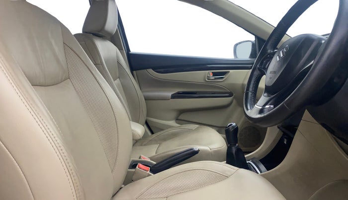 2017 Maruti Ciaz ZXI+, Petrol, Manual, 75,373 km, Right Side Front Door Cabin