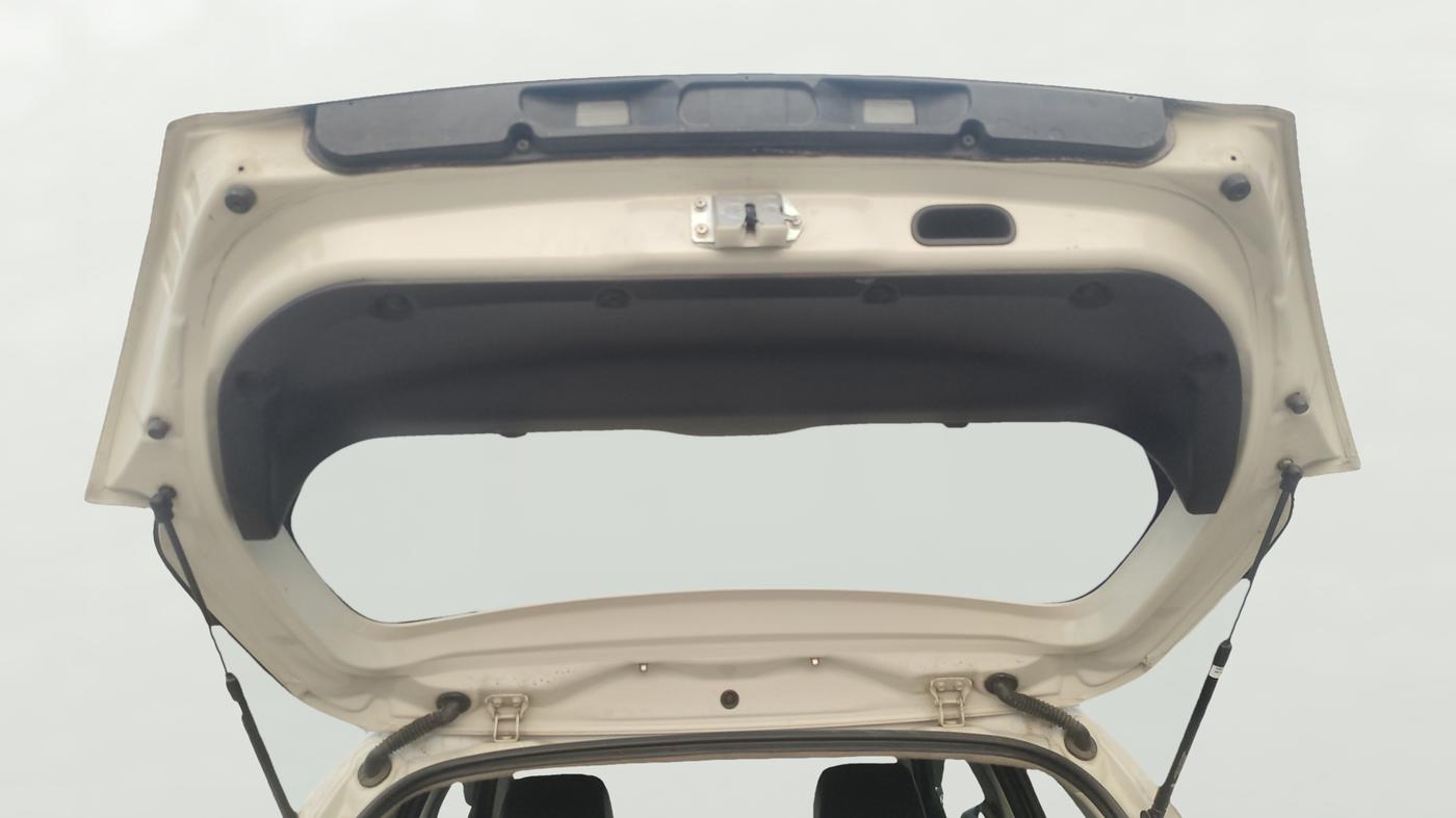 2014 Maruti Swift VXI, Petrol, Manual, 95,449 km, Boot Door Open