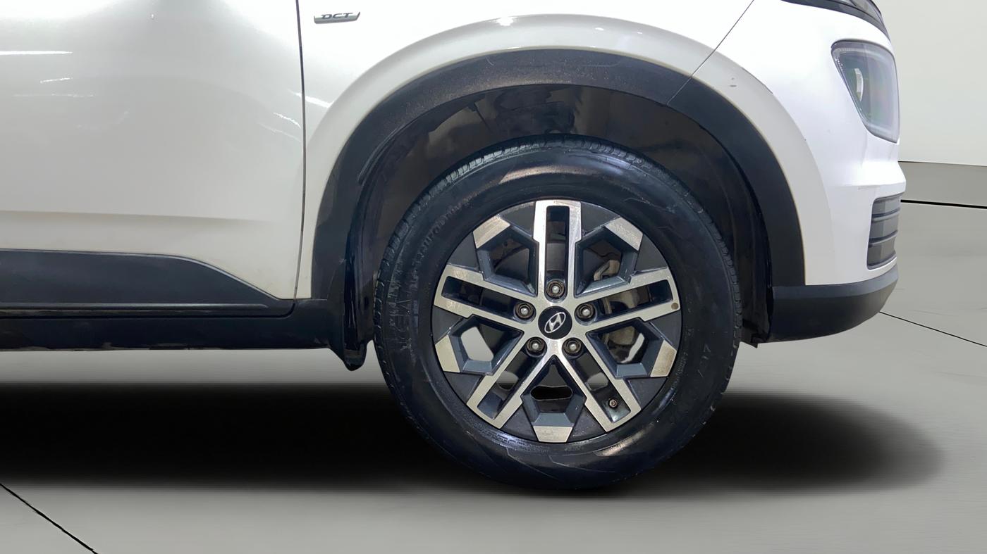 2022 Hyundai VENUE SX (O) 1.0 TURBO DCT, Petrol, Automatic, 37,805 km, Right Front Wheel