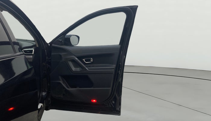 2020 Tata Harrier XZA PLUS 2.0L DARK EDITION, Diesel, Automatic, 1,15,220 km, RHS Front Door